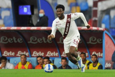 Torino 'dan Ola Aina oyuncuları, Napoli ile Torino arasındaki İtalya Serie A ligi maçında Diego Armando Maradona Stadyumu' nda oynanan maç 1-0 berabere sonuçlandı..