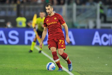Roma 'nın Henrikh Mkhitaryan oyuncusu, Roma' daki Olimpiyat Stadyumu 'nda oynanan İtalya Serie A final maçında Romanlar ile Napoli arasında 0-0' lık final maçı sırasında oynanan karşılaşma oldu..