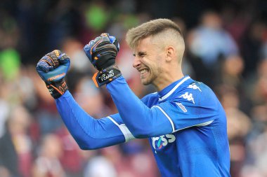 Salernitana 'nın Guglielmo Vicario oyuncusu, Salernitana ile Salerno' daki Aerechi Stadyumu 'nda oynanan Salernitana - Empoli maçının final maçı sırasında.