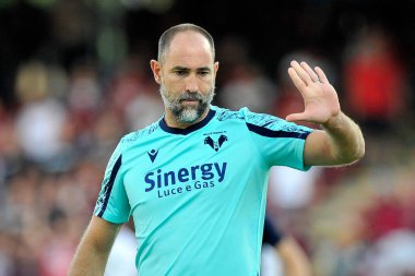 Hellas Verona 'nın Igor Tudor teknik direktörü, Salernitana ile Verona arasında oynanan İtalya Serie A ligi maçında Salerno' daki Arechi Stadyumu 'nda oynanan final maçı 2-2 oldu. Salerno, İtalya, 22 Eylül 2021. 