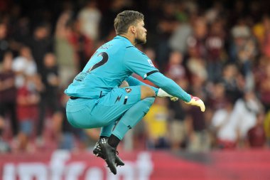 Salernitana 'nın Vid Belec oyuncusu, Salernitana ile Verona arasındaki İtalyan Serie A ligi maçında, final maçı 2-2, Salerno' daki Arechi Stadyumu 'nda oynandı. Salerno, İtalya, 22 Eylül 2021. 