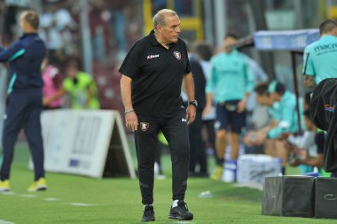 Salernitana 'nın Salernitana takımının antrenörü Fabrizio Castori, Salernitana ile Verona arasında oynanan İtalya Serie A ligi maçında, final maçı 2-2, Salerno' daki Arechi Stadyumu 'nda oynandı. Salerno, İtalya, 22 Eylül 2021. 