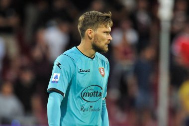 Salernitana 'nın Vid Belec oyuncusu, Salernitana ile Verona arasındaki İtalyan Serie A ligi maçında, final maçı 2-2, Salerno' daki Arechi Stadyumu 'nda oynandı. Salerno, İtalya, 22 Eylül 2021. 