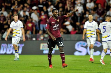 Salernitana 'dan Cedric Gondo, Salernitana ile Verona arasında oynanan İtalyan Serie A ligi maçında, final maçı 2-2, Salerno' daki Arechi Stadyumu 'nda oynandı. Salerno, İtalya, 22 Eylül 2021. 