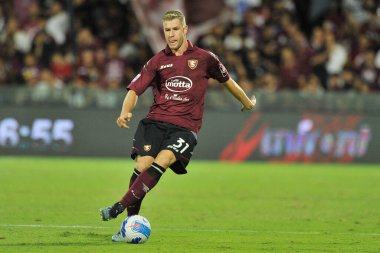 Salernitana 'dan Riccardo Gagliolo, Salernitana ile Verona arasında oynanan İtalyan Serie A ligi maçında, final maçı 2-2, Salerno' daki Arechi Stadyumu 'nda oynandı. Salerno, İtalya, 22 Eylül 2021. 