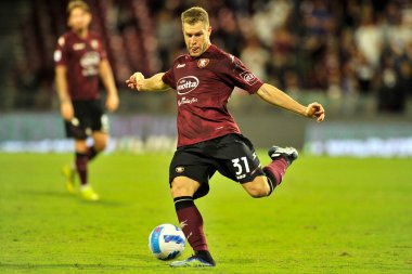 Salernitana 'dan Riccardo Gagliolo, Salernitana ile Verona arasında oynanan İtalyan Serie A ligi maçında, final maçı 2-2, Salerno' daki Arechi Stadyumu 'nda oynandı. Salerno, İtalya, 22 Eylül 2021. 