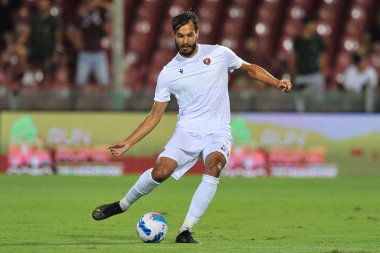 Dimitros Stavropoulos 'un Reggina' lı oyuncusu Salernitana ile Reggina arasındaki İtalya Kupası maçında Salerno 'daki Arechi Stadyumu' nda oynanan final maçı 2-0 'dı. Salerno, İtalya, 16 Ağustos 2021. 