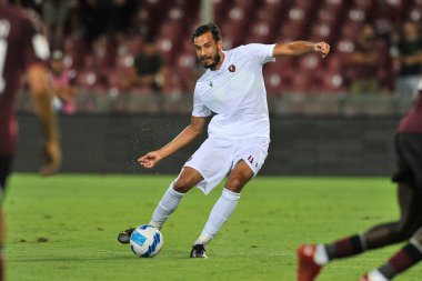Dimitros Stavropoulos 'un Reggina' lı oyuncusu Salernitana ile Reggina arasındaki İtalya Kupası maçında Salerno 'daki Arechi Stadyumu' nda oynanan final maçı 2-0 'dı. Salerno, İtalya, 16 Ağustos 2021. 