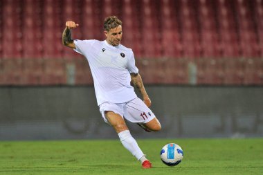 Reggina 'lı Federico Ricci, Salernitana ile Reggina arasındaki İtalya Kupası maçında Salerno' daki Arechi Stadyumu 'nda oynanan final maçında 2-0 yenildi. Salerno, İtalya, 16 Ağustos 2021. 