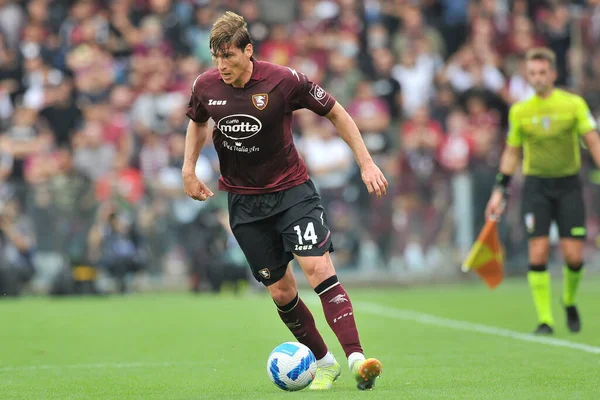 Salernitana 'dan Francesco Di Tacchio, Salernitana' da oynanan İtalyan Serie A şampiyonası final maçı 2-4, Salerno 'daki Aerechi Stadyumu' nda oynandı..