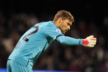 Salernitana 'lı Vid Belec oyuncusu, Salernitana ile Napoli arasında oynanan İtalya Serie A şampiyonluğu maçında Salerno' daki Arechi Stadyumu 'nda oynanan final maçı 1-0' dı. Salerno, İtalya, 31 Ekim 2021.