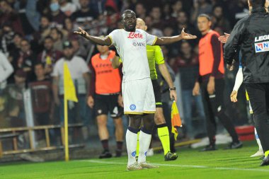 Napoli 'nin Kalidou koulibaly oyuncusu, Salernitana ile Napoli arasında oynanan İtalya Serie A şampiyonluğu maçında Salerno' daki Arechi Stadyumu 'nda oynanan final maçı 1-0' dı. Salerno, İtalya, 31 Ekim 2021. 