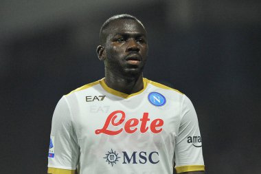 Napoli 'nin Kalidou koulibaly oyuncusu, Salernitana ile Napoli arasında oynanan İtalya Serie A şampiyonluğu maçında Salerno' daki Arechi Stadyumu 'nda oynanan final maçı 1-0' dı. Salerno, İtalya, 31 Ekim 2021. 