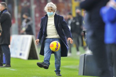 Salernitana 'nın başkanı Massimo Ferrero, Salernitana ile Sampdoria arasında oynanan İtalya SerieA şampiyonası maçında, final maçı 0-2, Salerno' daki Arechi Stadyumu 'nda oynandı. Salerno, İtalya, 21 Kasım 2021. 