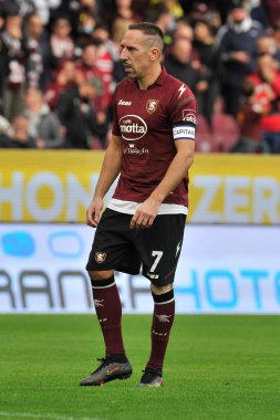Salernitana 'lı Franck Ribery oyuncusu, Salernitana ile Sampdoria arasındaki İtalyan SerieA şampiyonası maçında, final maçı 0-2, Salerno' daki Arechi Stadyumu 'nda oynandı. Salerno, İtalya, 21 Kasım 2021. 