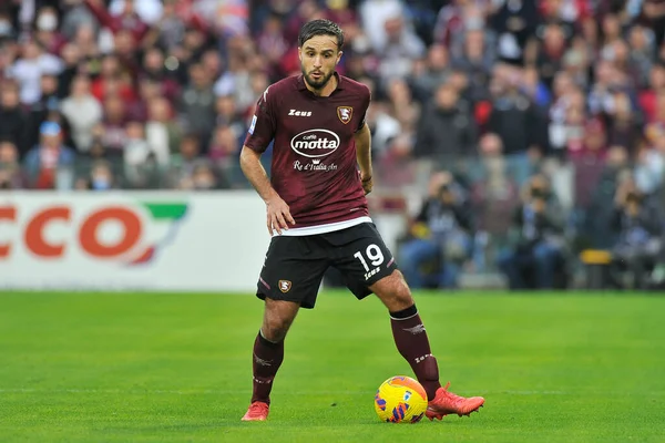 Salernitana 'lı Luca Ranieri, Salernitana ile Sampdoria arasındaki İtalyan SerieA şampiyonası maçında, final maçı 0-2, Salerno' daki Arechi Stadyumu 'nda oynandı. Salerno, İtalya, 21 Kasım 2021. 