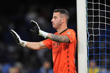 Verona 'dan Lorenzo Montip, Napoli ile Verona arasında oynanan İtalya Serie A şampiyonluğu maçında Diego Armando Maradona Stadyumu' nda oynanan maç 1-1 'dir. Napoli, İtalya, 07 Kasım 2021