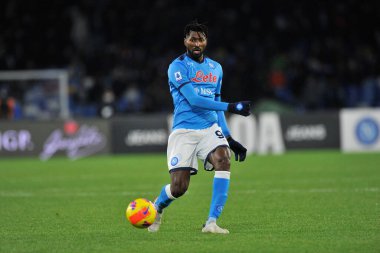 Napoli 'den Frank Anguissa, Napoli ile Empoli arasındaki İtalyan Serie A şampiyonası maçında, Napoli 0, Empoli 1, Diego Armando Maradona Stadyumu' nda oynandı.. 