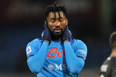 Napoli 'den Frank Anguissa, Napoli ile Empoli arasındaki İtalyan Serie A şampiyonası maçında, Napoli 0, Empoli 1, Diego Armando Maradona Stadyumu' nda oynandı.. 