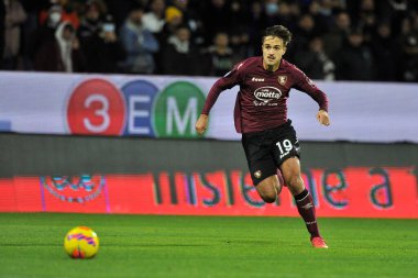 Salernitana 'dan Luca Ranieri, Salernitana ile Inter arasında oynanan İtalya Serie A şampiyonluğu maçında Salernitana 0, Inter 5, Arechi Stadyumu' nda oynandı. Napoli, İtalya, 17 Aralık 2021.