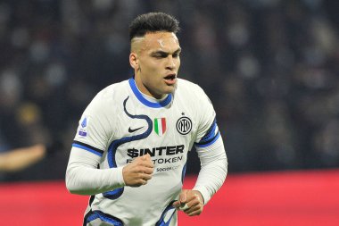 Inter takımından Lautaro Martinez, Salernitana ile Inter arasında oynanan İtalya Serie A şampiyonluğu maçında Salernitana 0, Inter 5, Arechi Stadyumu 'nda oynandı. Napoli, İtalya, 17 Aralık 2021.