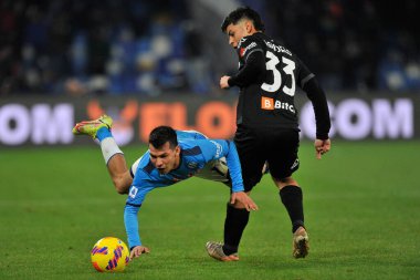 Napoli 'den Hirvong Lozano ve Spezia' dan Kevin Agudelo, Napoli ile Spezia arasında oynanan İtalya Serie A şampiyonluğu maçında, Napoli 0, Spezia 1, Diego Armando Maradona Stadyumu 'nda oynandı. Napoli, Ita