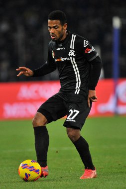 Spezia 'nın Kelvin Amian oyuncusu, Napoli - Spezia final maçında Napoli 0, Spezia 1, Diego Armando Maradona Stadyumu' nda oynandı. Napoli, İtalya, 22 Aralık 2021. 