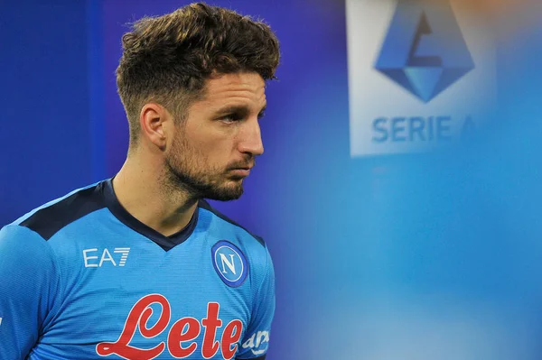 在意大利意甲联赛的决赛中 那不勒斯的德里斯 梅尔滕斯 Dries Mertens 选手在那不勒斯对恩波利的决赛结果那不勒斯0 恩波利1的比赛中 在迭戈 阿曼多 马拉多纳体育场进行 — 图库照片