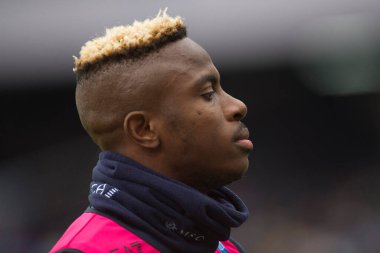 Napoli 'den Victor Osimhen, İtalya Serie A serisi maçında Napoli - Udinese final maçı, Napoli 2, Udinese 1, Diego Armando Maradona Stadyumu' nda oynandı.. 