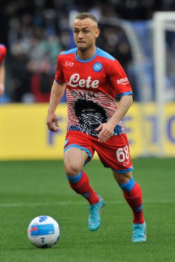 Napoli 'li Stanislav Lobotka oyuncusu, Napoli ile Udinese arasındaki A serisi maçında, Napoli 2, Udinese 1, Diego Armando Maradona Stadyumu' nda oynandı.. 