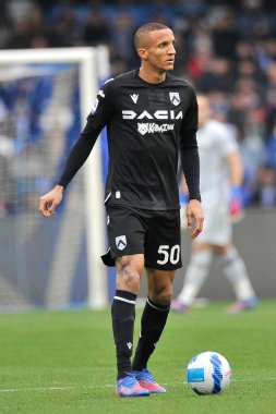 Udinese 'li Rodrigo Becao, İtalya Serisi A serisi maçında Napoli - Udinese final maçı, Napoli 2, Udinese 1, Diego Armando Maradona Stadyumu' nda oynandı.. 