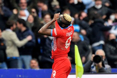 Napoli 'den Victor Osimhen, İtalya Serie A serisi maçında Napoli - Udinese final maçı, Napoli 2, Udinese 1, Diego Armando Maradona Stadyumu' nda oynandı.. 