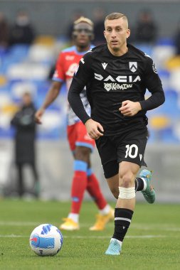 Udinese 'li Gerard Deulofeu, Napoli - Udinese maçı finalinde Diego Armando Maradona Stadyumu' nda oynandı.. 