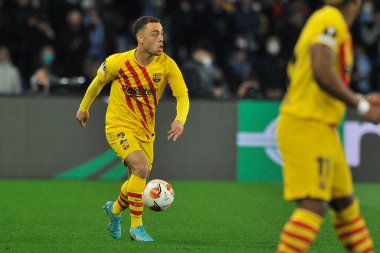 Barcellona 'dan Sergino Dest oyuncusu, Napoli ile Barcellona arasındaki Uefa Avrupa Ligi karşılaşması sırasında, Napoli 2, Barcellona 4' ün final maçı. Maç Diego Armando Maradona Stadyumu 'nda oynandı.
