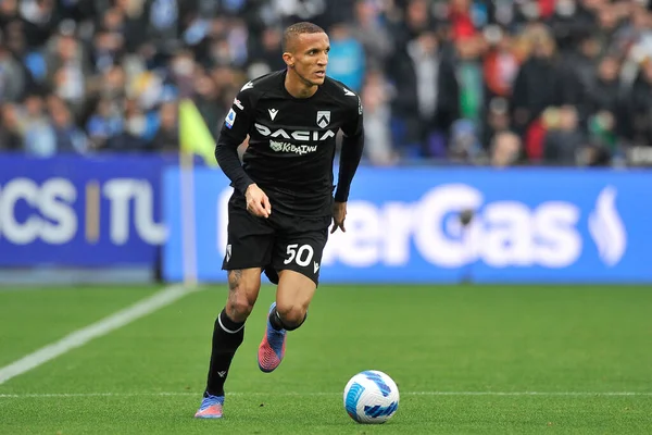 Udinese 'li Rodrigo Becao, İtalya Serisi A serisi maçında Napoli - Udinese final maçı, Napoli 2, Udinese 1, Diego Armando Maradona Stadyumu' nda oynandı.. 
