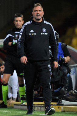 Luca D 'angelo' nun Pisa koçu, Benevento ve Pisa arasındaki Serie B play-off 'ların ilk maçında, Benevento 1, Pisa 0, Ciro Vigorito Stadyumu' nda oynandı..