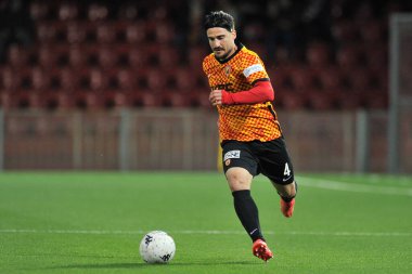 Benevento 'nun Gennaro Acampora oyuncusu, Benevento vs Spal final sonucu, Benevento 1, Spal 2 arasındaki İtalyan Serie B ligi maçında Ciro Vigorito' da oynandı. Benevento, İtalya, 07 Mayıs 2022. 