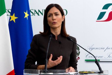 Mara Carfagna 'nın Güney ve İtalya Cumhuriyeti' nin toprak bütünlüğünden sorumlu bakanı, Güney 'e doğru düzenlenen forum sırasında, Akdeniz' in yeni bir jeopolitik, ekonomik ve sosyo-kültürel sezonu için Avrupa stratejisi, Bakanlık tarafından düzenlenmiştir.