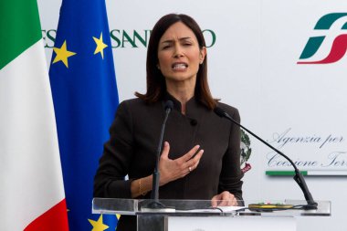 Mara Carfagna 'nın Güney ve İtalya Cumhuriyeti' nin toprak bütünlüğünden sorumlu bakanı, Güney 'e doğru düzenlenen forum sırasında, Akdeniz' in yeni bir jeopolitik, ekonomik ve sosyo-kültürel sezonu için Avrupa stratejisi, Bakanlık tarafından düzenlenmiştir.