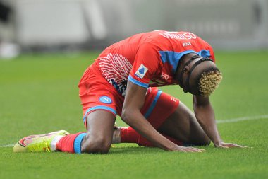 Napoli 'den Victor Osimhen, İtalya Serie A Ligi maçında Napoli - Fiorentina final maçı, Napoli 2, Fiorentina 3, Diego Armando Maradona Stadyumu' nda oynandı..