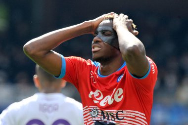 Napoli 'den Victor Osimhen, İtalya Serie A Ligi maçında Napoli - Fiorentina final maçı, Napoli 2, Fiorentina 3, Diego Armando Maradona Stadyumu' nda oynandı..