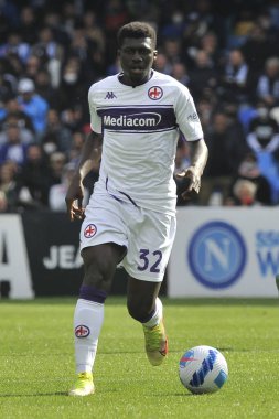 Fiorentina 'dan Joseph Duncan, Napoli-Fiorentina maçının final maçı sırasında Diego Armando Maradona Stadyumu' nda oynandı.. 