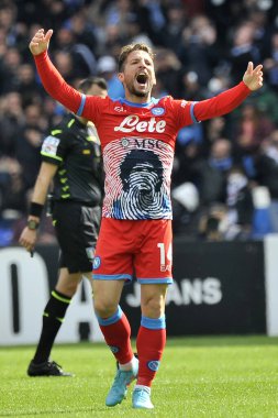 Napoli 'nin Dries Mertens oyuncusu, Napoli - Fiorentina final maçı olan Napoli 2, Fiorentina 3 arasındaki İtalyan Serie A ligi maçında Diego Armando Maradona Stadyumu' nda oynandı.. 
