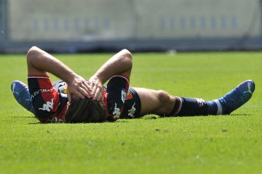 Cenova 'lı Manolo Portanova, İtalya Serie A Ligi maçında Napoli - Cenova final maçı, Napoli 3, Cenova 0, Diego Armando Maradona Stadyumu' nda oynandı.. 