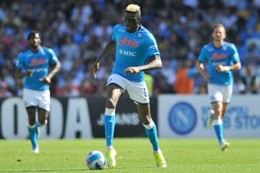 Napoli 'den Victor Osimhen, İtalya Serie A Ligi maçında Napoli - Cenova final maçı, Napoli 3, Cenova 0, Diego Armando Maradona Stadyumu' nda oynandı..