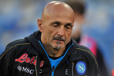 Napoli 'nin Napoli teknik direktörü Luciano Spalletti, Napoli - Roma final maçı Napoli 1, Roma 1 arasındaki İtalya Serie A ligi maçında Diego Armando Maradona Stadyumu' nda oynandı.. 