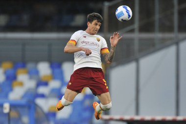 Roma 'dan Roger Ibanez, İtalya Serie A ligi finalinde Napoli - Roma final maçı, Napoli 1, Roma 1, Diego Armando Maradona Stadyumu' nda oynandı.. 