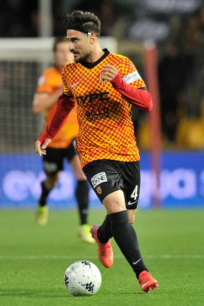 Benevento 'nun Gennaro Acampora oyuncusu, Benevento vs Spal final sonucu, Benevento 1, Spal 2 arasındaki İtalyan Serie B ligi maçında Ciro Vigorito' da oynandı. Benevento, İtalya, 07 Mayıs 2022. 