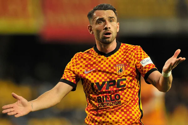 Benevento 'nun Gaetano Letizia oyuncusu, Benevento vs Spal final sonucu arasında oynanan İtalyan Serie B ligi maçında, Benevento 1, Spal 2, Ciro Vigorito' da oynandı. Benevento, İtalya, 07 Mayıs 2022. 