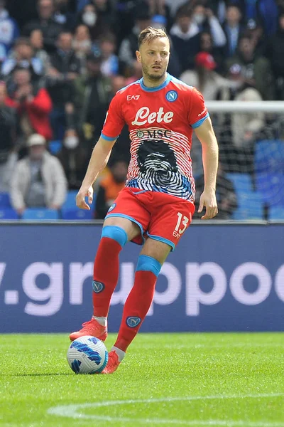 Napoli 'nin Amir Rrahmani oyuncusu, Napoli - Fiorentina final maçı olan Napoli 2, Fiorentina 3 arasındaki İtalyan Serie A ligi maçında Diego Armando Maradona Stadyumu' nda oynandı.. 